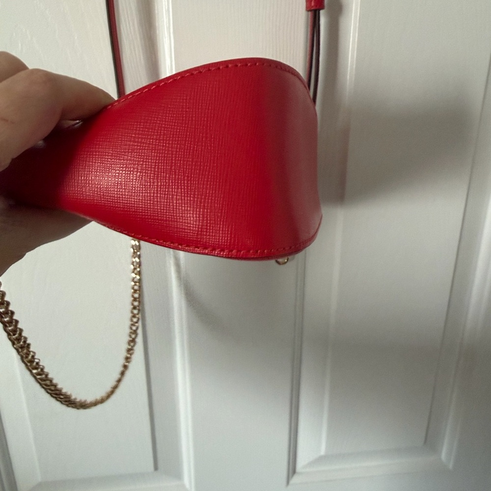 EUC - LIKE NEW - Kate Spade Red Convertible Bag with Gold Chain Detail - Picture 15 of 16